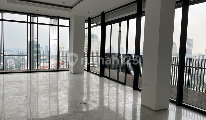Senopati Suite for Rent, 3 bedrooms, 287m2 in size