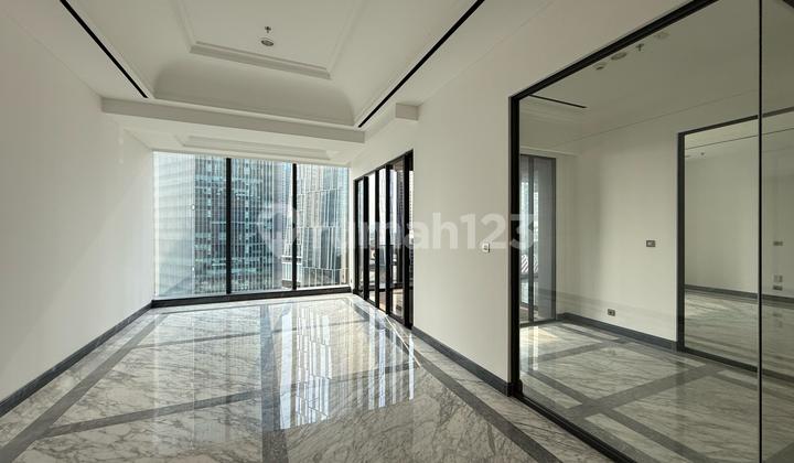 Untuk Disewa The Langham Residence 3 Kamar Tidur dan 1 Ruang Belajar  

For Rent The Langham Residence 3 Bedrooms and 1 Study Room 2