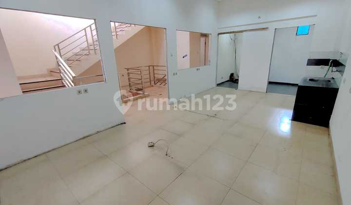 Ready-to-Use Shop House with Strategic Main Road Moh Toha Location 2