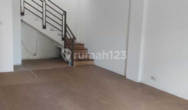 2-Storey Shop House Ready for Use, Strategic Location on Buah Batu Extension 2