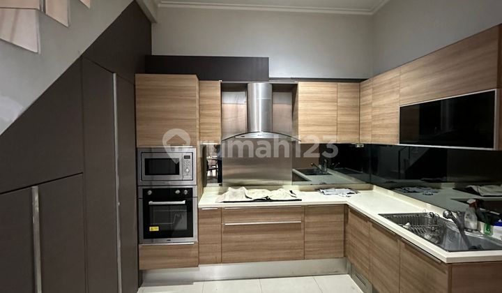 For Rent Furnished 2-Story House in Batununggal Jelita For Rent Furnished 2-Story House in Batununggal Jelita