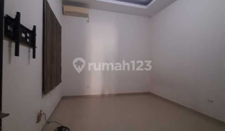 Rumah Semi Furnished Singgasana Cluster Favorite 2