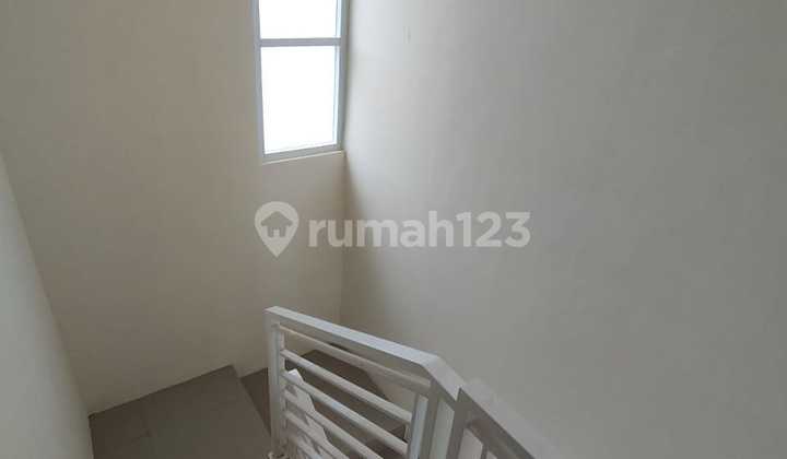 Rumah 2 Lantai Siap Huni di Sherwood Tki V Rumah 2 Lantai Siap Huni di Sherwood Tki V