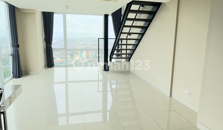 Bizloft Soho Apartment Quick Sale Hook