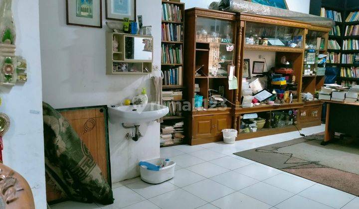 Rumah 2 Lantai Dengan 8 Kamar Tidur Di Komp. Pondok Hijau Bandung 2