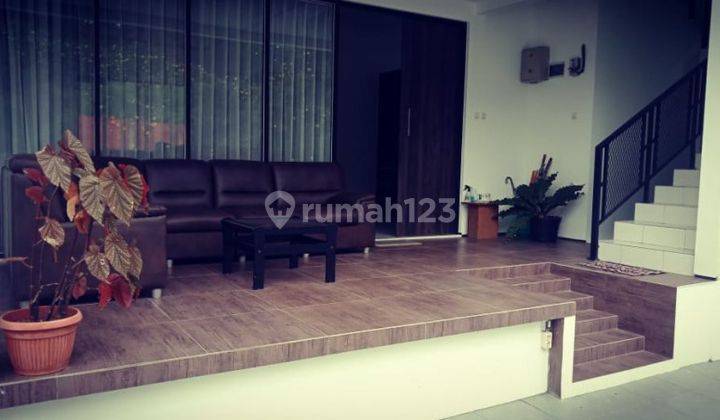 Rumah Strategis dan Siap huni Kawasan Elite Setra Duta Bandung 2