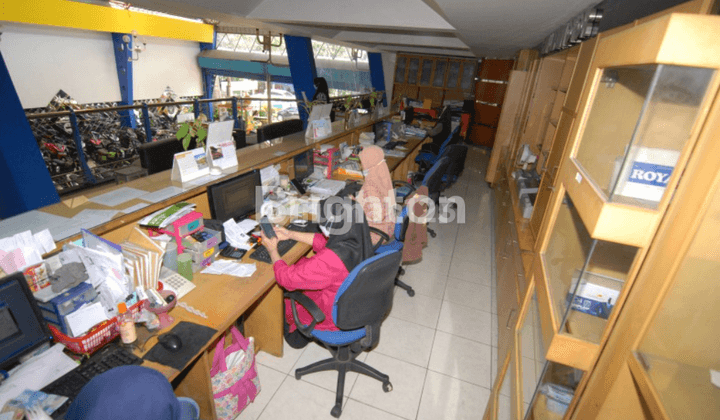 Dijual Showroom Cocok Untuk Investasi Dengan Lokasi Strategis Berada Di Mainroad Ciateul Bandung 1