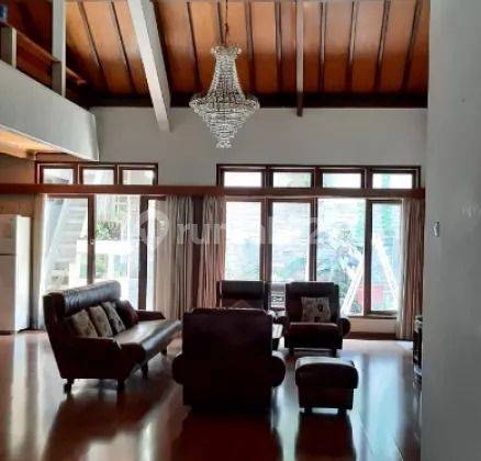 Rumah Siap huni dan terawat berada di kawasan elite setra sirna bandung 2