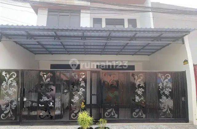 Disewakan Rumah Nyaman di Pondok Bambu Jakarta Timur  1