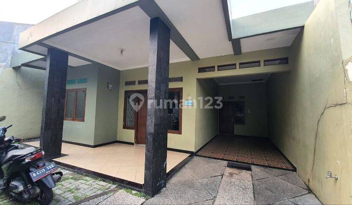 Disewakan Rumah di Lubang Buaya Semi Furnished  2