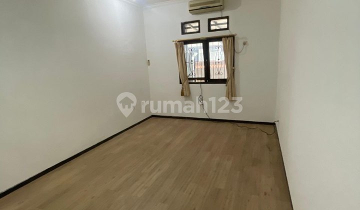 Dijual Rumah Hoek Luas Komplek Palem Indah Pondok Kelapa