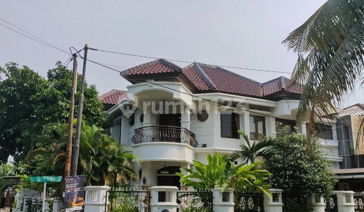 For Sale Hook House in the Elite Duren Sawit Area 1