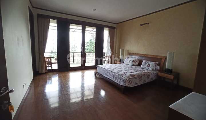 DISEWAKAN RUMAH DAGO PAKAR 3 LANTAI 4 BR VIEW KOTA BANDUNG 1