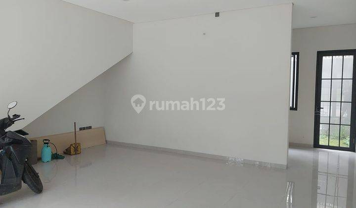 DISEWAKAN RUKO LANTAI 1 DAERAH PONDOK HIJAU 2