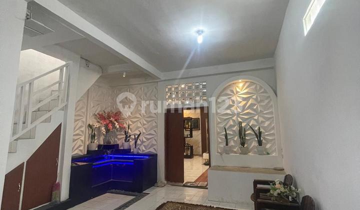 2-Story 6-BR House on Cihanjuang Main Road 2-Story 6-BR House on Cihanjuang Main Road