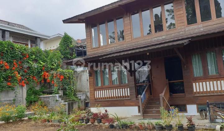 DIJUAL RUMAH HOOK 2 LANTAI DENGAN HALAMAN LUAS DI SETIABUDI REGENCY