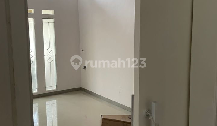 Rumah 6 Bedroom Dalam Komplek Taman Holis Dekat Sekolah Bpk