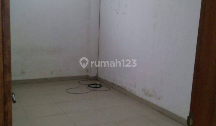 DISEWAKAN RUANG USAHA STRATEGIS MAINROAD DEKAT SETRASARI 2