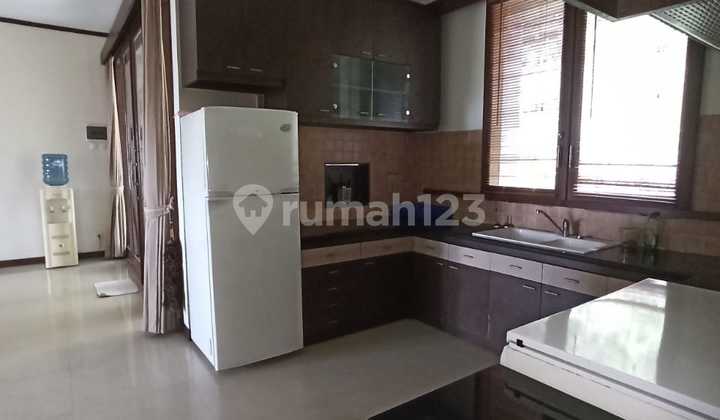 DISEWAKAN RUMAH DAGO PAKAR 3 LANTAI 4 BR VIEW KOTA BANDUNG 2