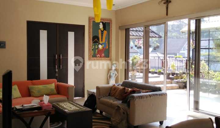 FOR SALE, READY-TO-LIVE-IN HOUSE, COMFORTABLE ENVIRONMENT, SETIABUDI REGENCY AREA