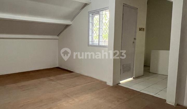 DIJUAL RUMAH 2,5 LANTAI 5BR DALAM KOMPLEK DAERAH BAROS 2