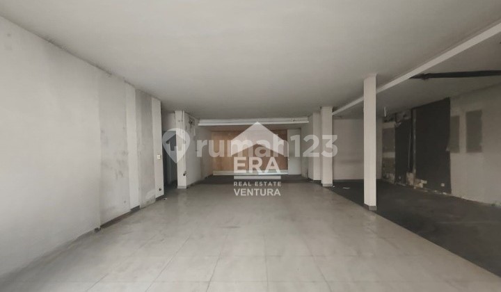 For Rent Shop House in Sawojajar, Prime Street Front Location, Busy Area