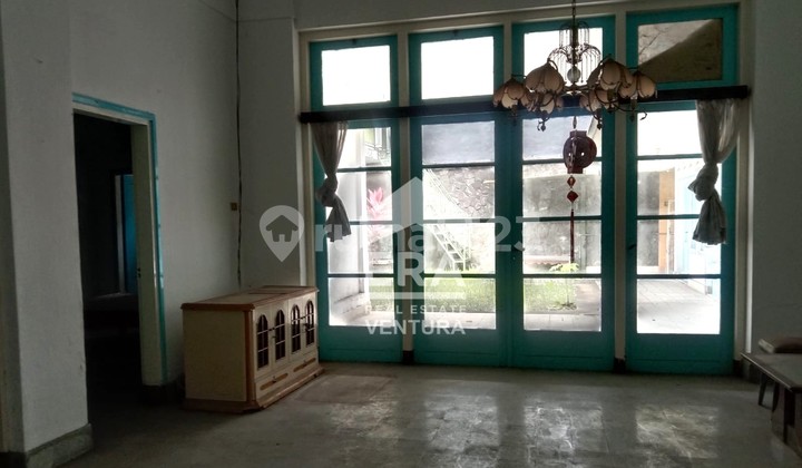 House in the Kasin Islands Area, Near the Grand Market House in the Kasin Islands Area, Near the Grand Market