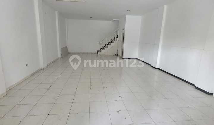 Disewakan Ruko Siap Pakai Usaha Kantor Singgasana Pradana Bandung Kota