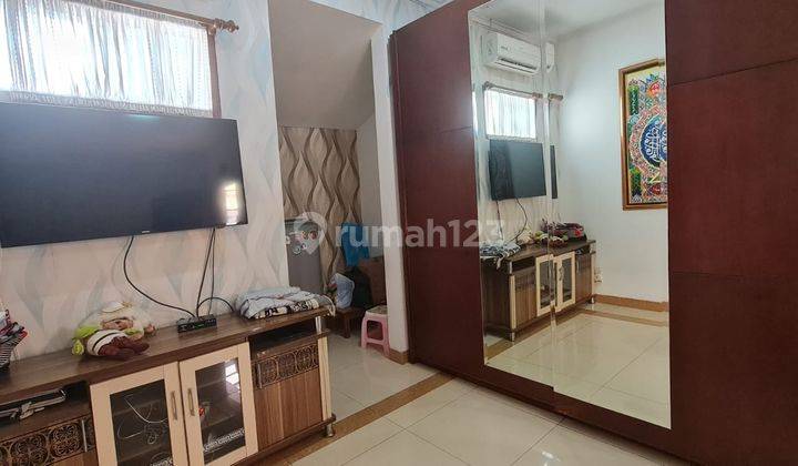 Rumah Bagus Unfurnished di Kota Baru Parahyangan, Bandung 2