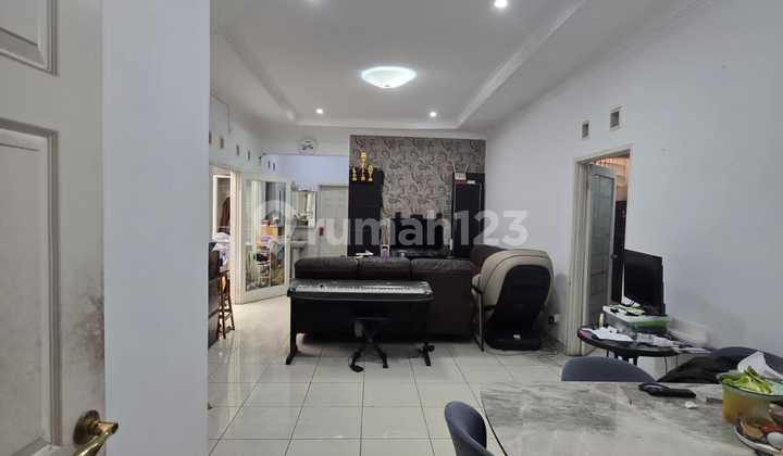 Dijual Rumah Siap Huni dan Nyaman di Singgasana Pradana Mekar Wangi Bandung Kota Dijual Rumah Siap Huni dan Nyaman di Singgasana Pradana Mekar Wangi Bandung Kota