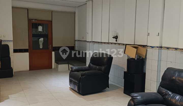 Disewakan/Dijual Ruko Siap Pakai Usaha/Kantor di Dalem Kaum Asia Afrika Bandung Kota