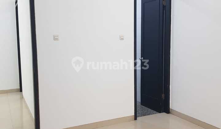 For Sale, Ready-to-Occupy House in Singgasana Pradana Mekar Wangi, Bandung City 2