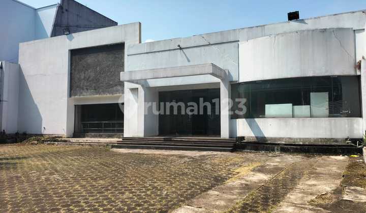For Rent: Building for Business Space, Office, Cafe, Padel, Main Road Setiabudi, Bandung City