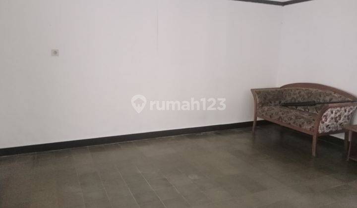 Disewakan Rumah Cocok untuk Tinggal atau Kantor Pusat Kota Bandung 2