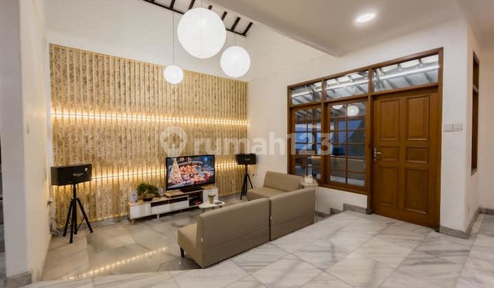 Dijual Rumah Villa Nyaman Full Furnished di Sukamulya Pasteur Bandung Kota Ada Kolam Renang