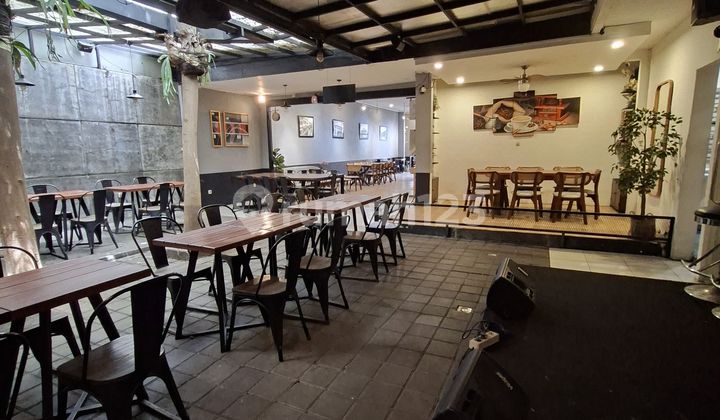 Disewakan Ruang Usaha Sayap Riau Kota Bandung Berada di Kawasan Kuliner