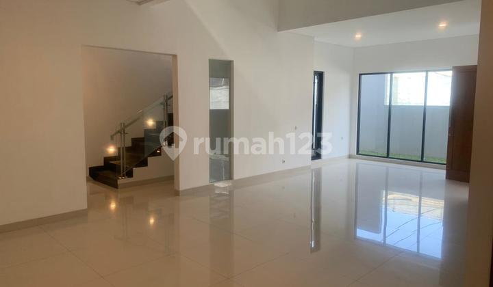 Dijual Rumah Mewah dan Nyaman di Jalan Cipaganti Bandung Kota Dijual Rumah Mewah dan Nyaman di Jalan Cipaganti Bandung Kota