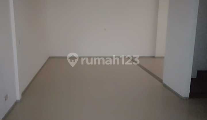 Dijual Rumah Siap Huni di Perumahan Setraduta Setra Duta Bandung 2