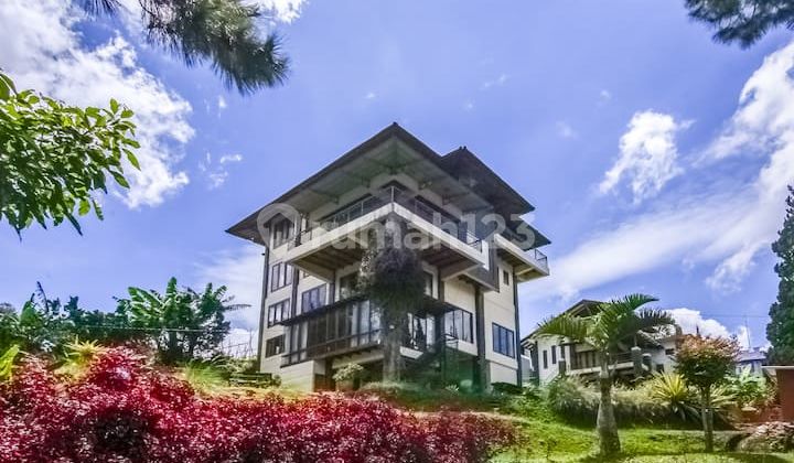 Dijual Rumah Vila di Vib Villa Istana Bunga Lokasi dan View Bagus serta Ada Kolam Renang Lembang Bandung