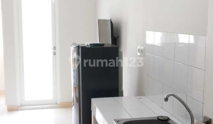 Apartments Near LRT with Light Installments at The Springlake Summarecon Bekasi