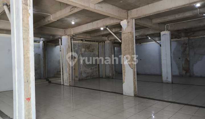 For Rent: 6 Connected Shophouses on the Side of Cibinong Main Road