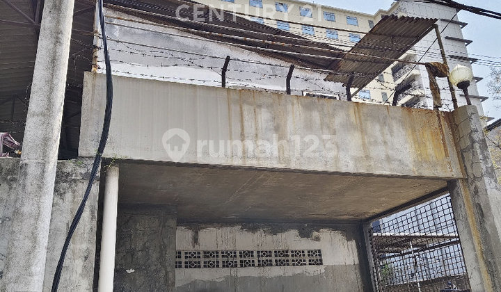 Two-Story Warehouse in Bandengan, North Jakarta