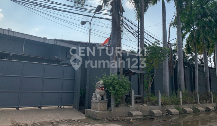 Warehouse in Sunter, Spacious and Very Sturdy in a Commercial Area