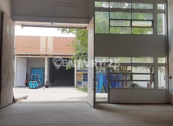 Cheap Minimalist Warehouse for Rent in Kamal Business Center