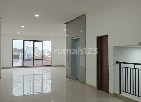 For Rent New Shop House Strategic Location on Sudirman Main Road For Rent New Shop House Strategic Location on Sudirman Main Road