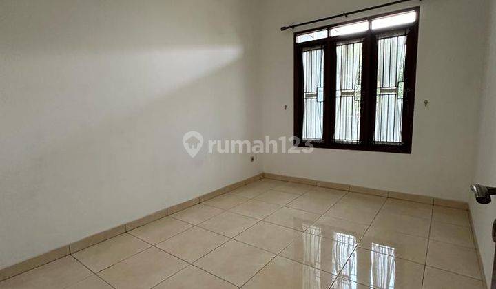 Rumah Modern Minimalis Siap Huni di Batununggal Indah 2