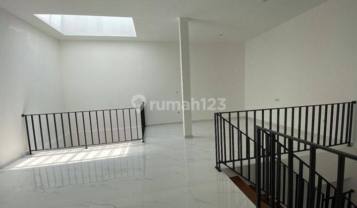  Rumah Baru Modern Minimalis di Taman Kopo Indah 3 2