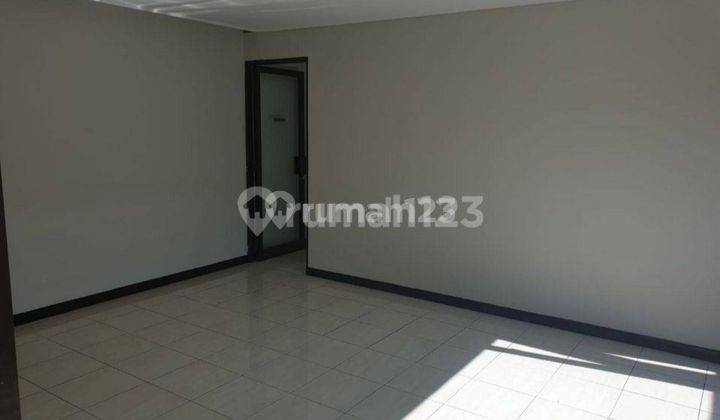 Rumah Strategis Cocok Kantor Toko di Sarijadi Bandung 2