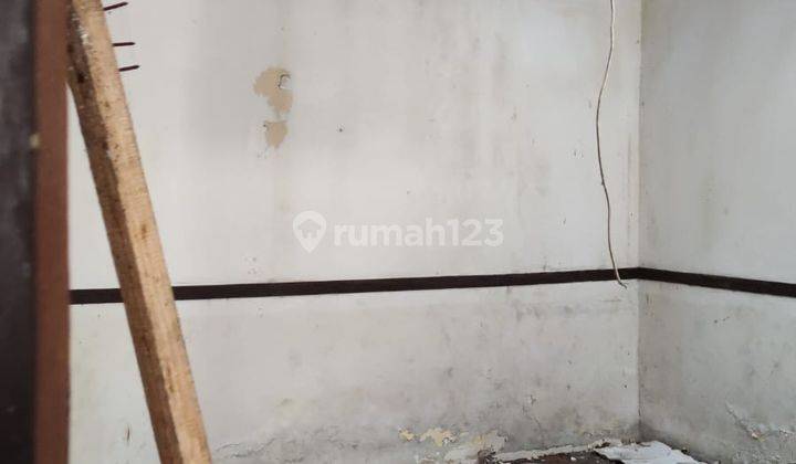 Rumah Luas Strategis Butuh Renovasi di Mainroad Buah Batu 2