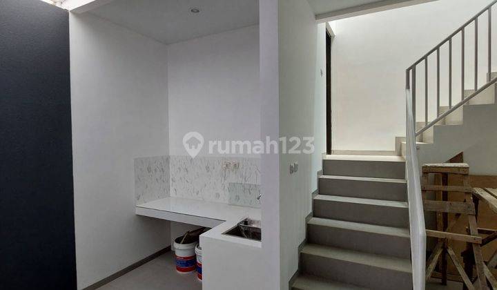 Rumah Baru Minimalis Nyaman di Sayap Taman Kopo Indah 1 2